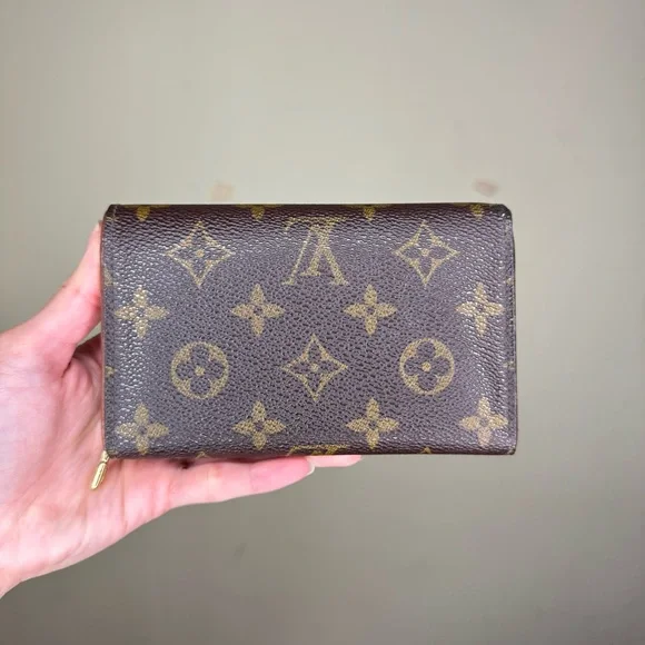 Louis Vuitton Monogram Wallet - Picture 3 of 11